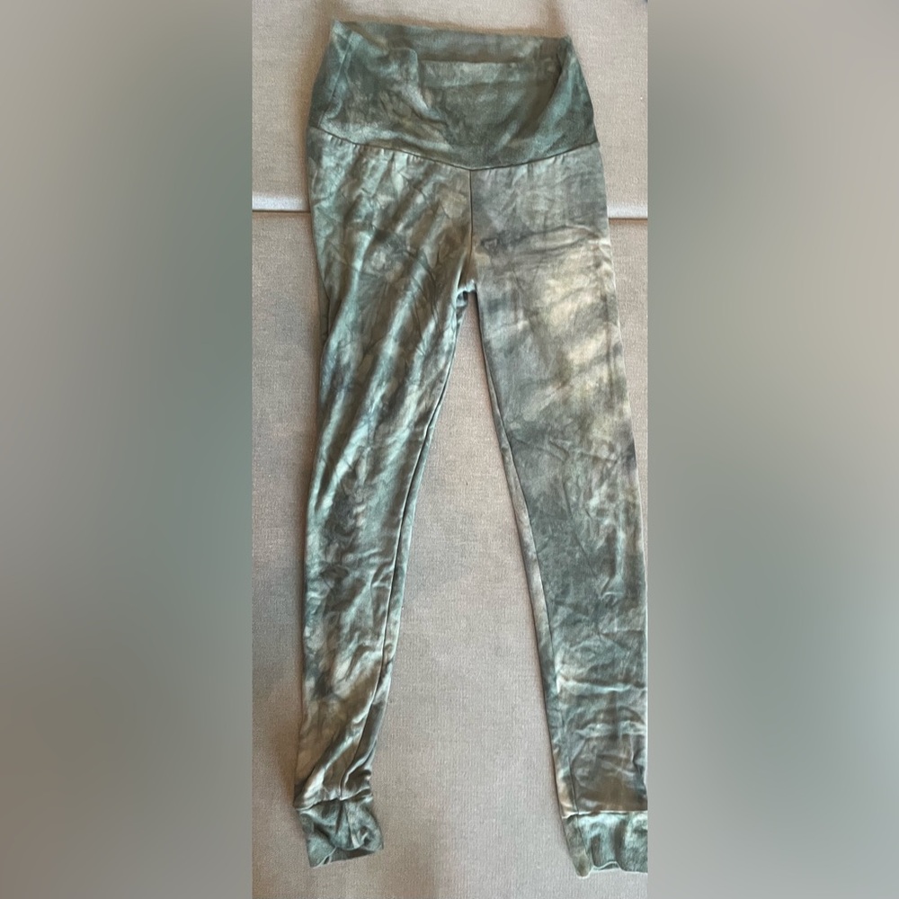 Fusion threads collective leggings